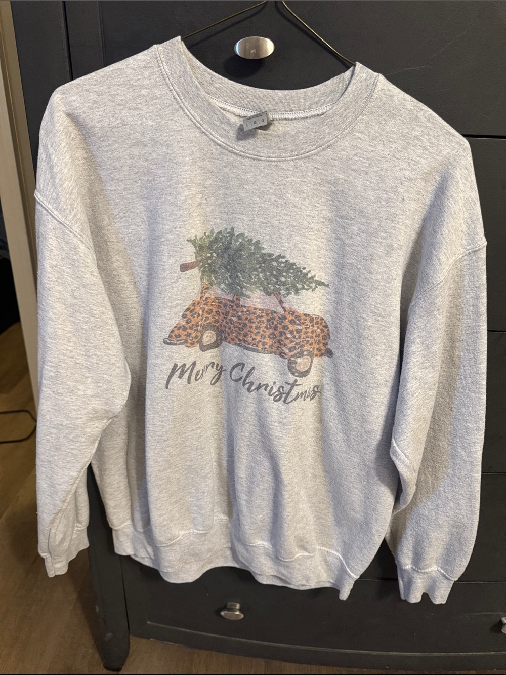 Gildan Light Gray Crewneck Sweatshirt with Leopard Car Christmas Print